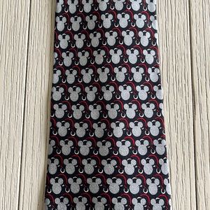 Mens DISNEY Mickey Mouse Holiday tie